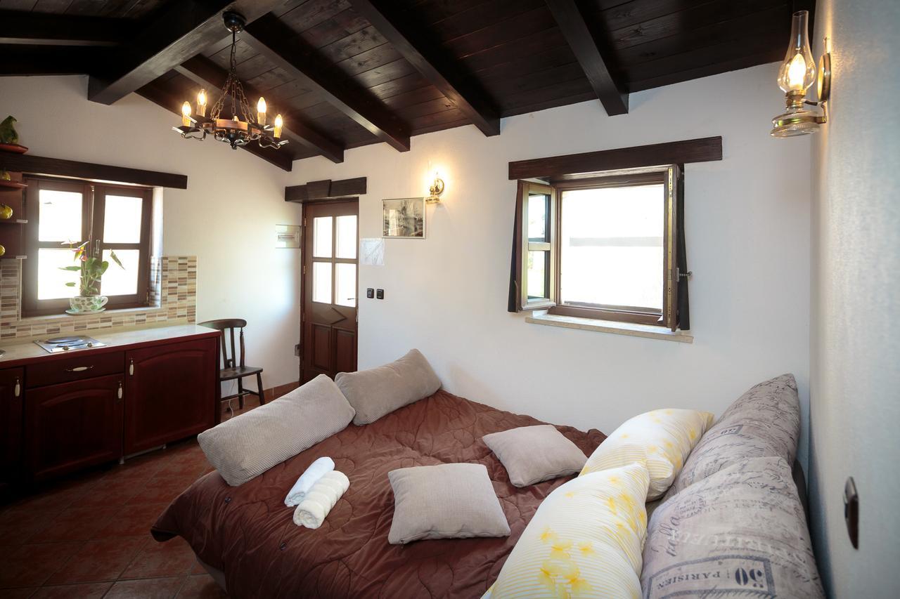Apartments Mirjana 1655 Kanfanar Bagian luar foto