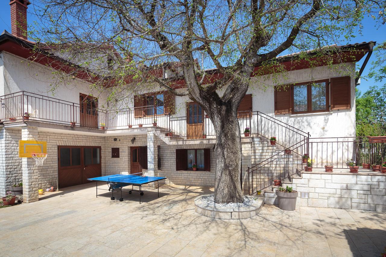 Apartments Mirjana 1655 Kanfanar Bagian luar foto