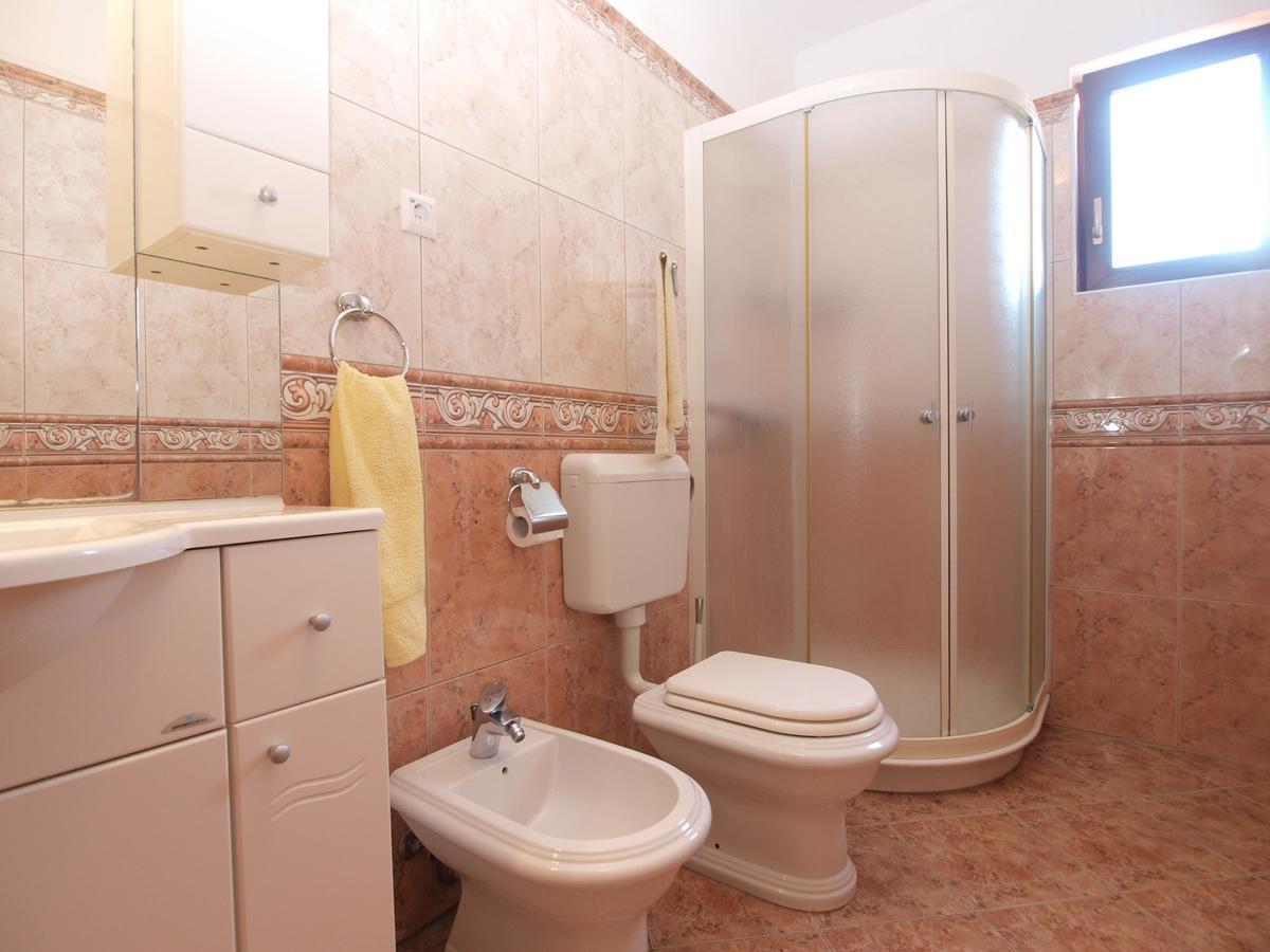 Apartments Mirjana 1655 Kanfanar Bagian luar foto